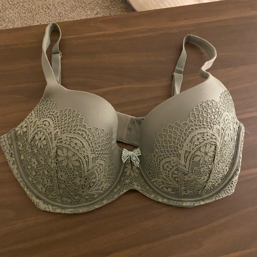 Body By Victoria Lined Demi 36 DD